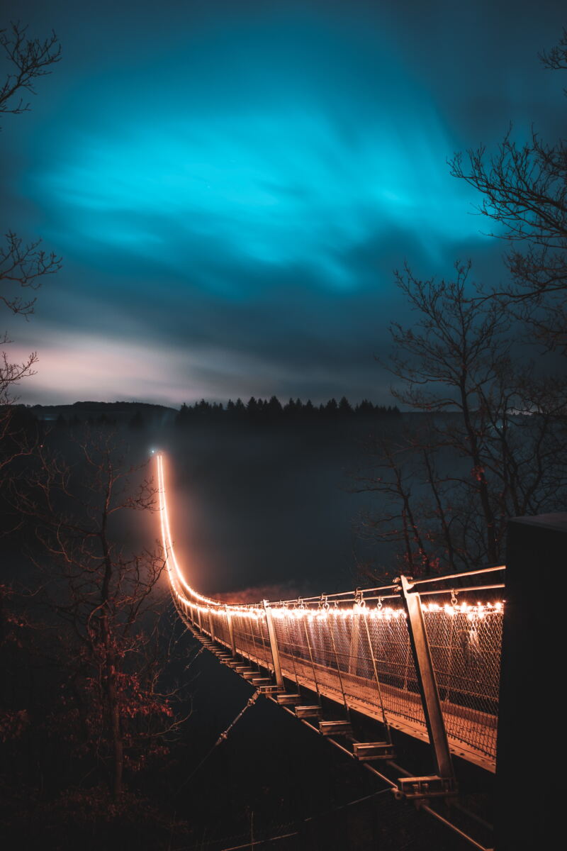 Hängeseilbrücke Geierlay bei Mörsdorf mit LED Beleuchtung